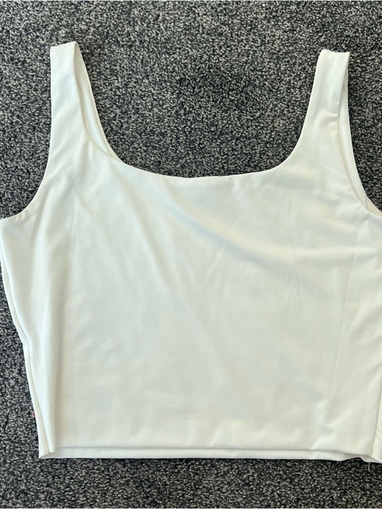 Fashion Nova White Scoop Neck Cropped Tank - Picture 3 of 5